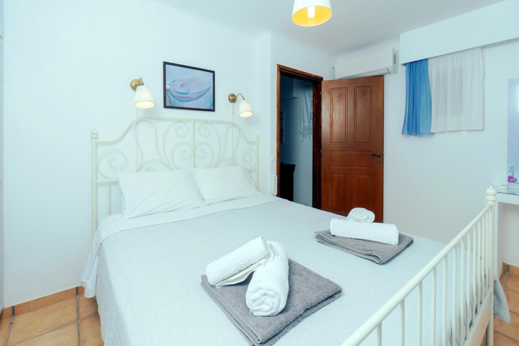 Callisto Houses Marpissa